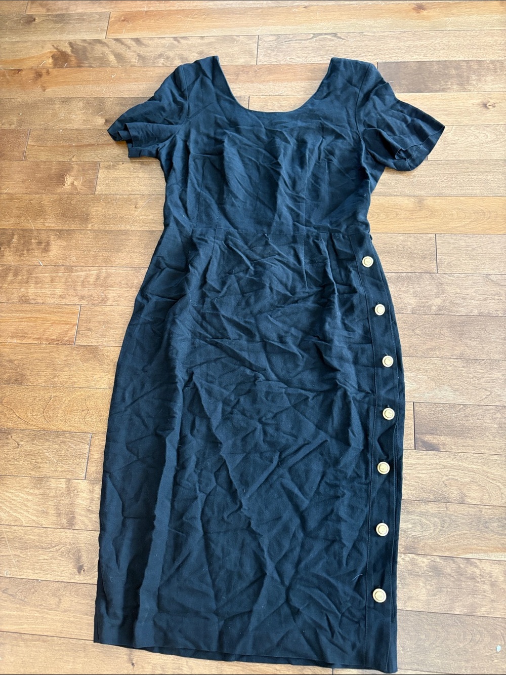 Cotton/Linen Black Short-Sleeve Midi Dress with Side Button Trim
